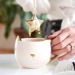 Pinky Up Star Shaped Tea Ball, Reusable Loose Leaf Tea Infuser, Brew Tea With Ease, Stainless Steel, Gold -Household Kettle Shop GUEST 3e825c5a 8972 4138 abb1 a4029b5b9a00